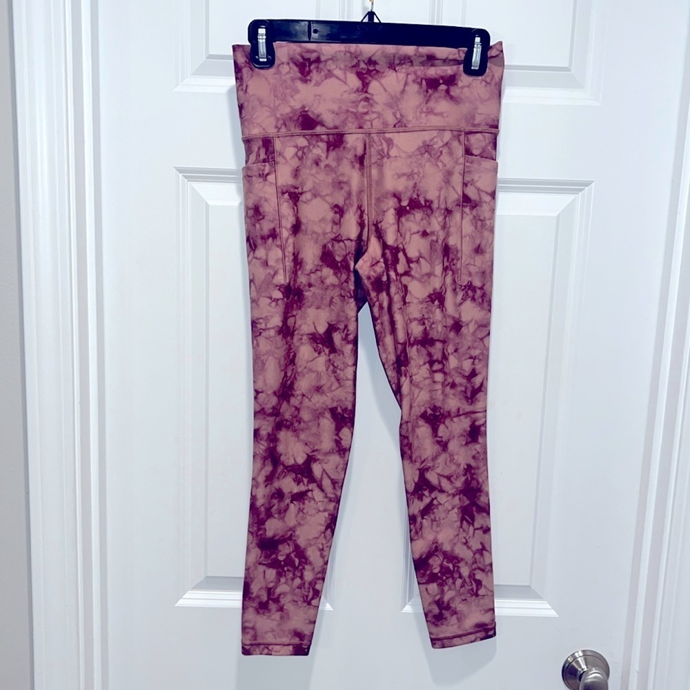 Athleta Salutation Stash Pocket 7/8 Printed Tight Leggings S tie dye pink mauve